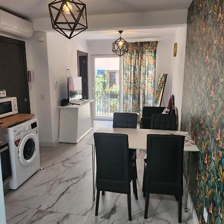Boomerang Apartment