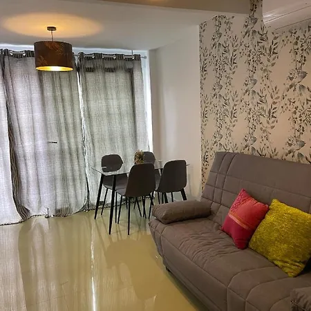 Boomerang Apartment