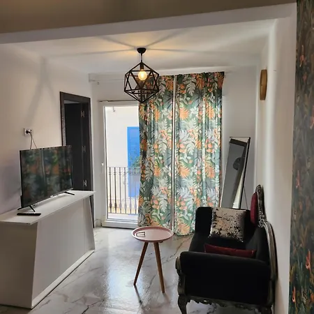 Apartment Boomerang *