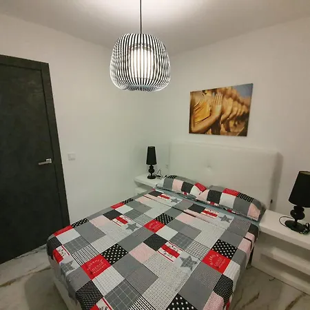 Apartment Boomerang *