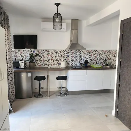 Boomerang Apartment